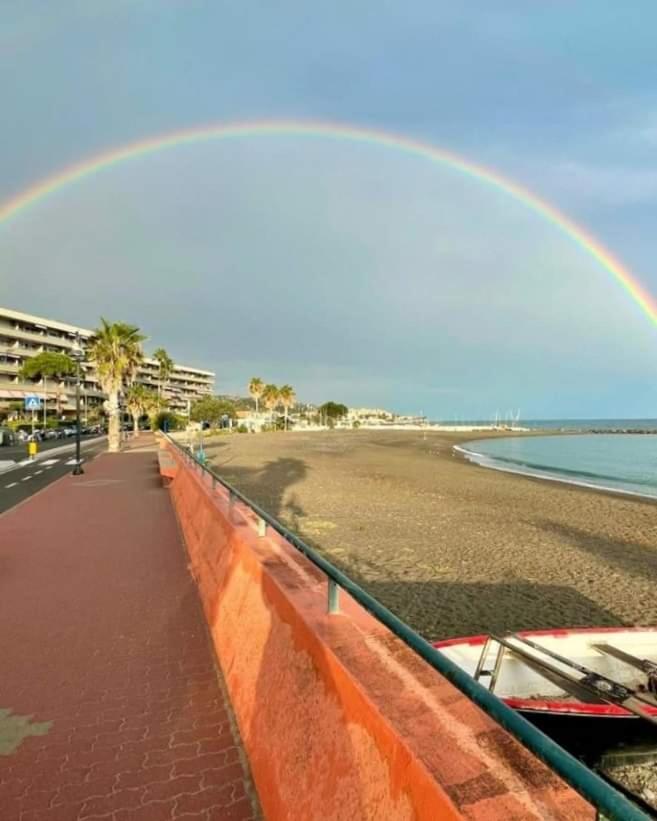 Апартаменти Casa Al Mare Вентімілья Екстер'єр фото