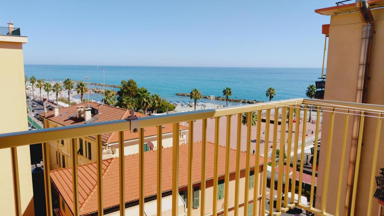 Апартаменти Casa Al Mare Вентімілья Екстер'єр фото
