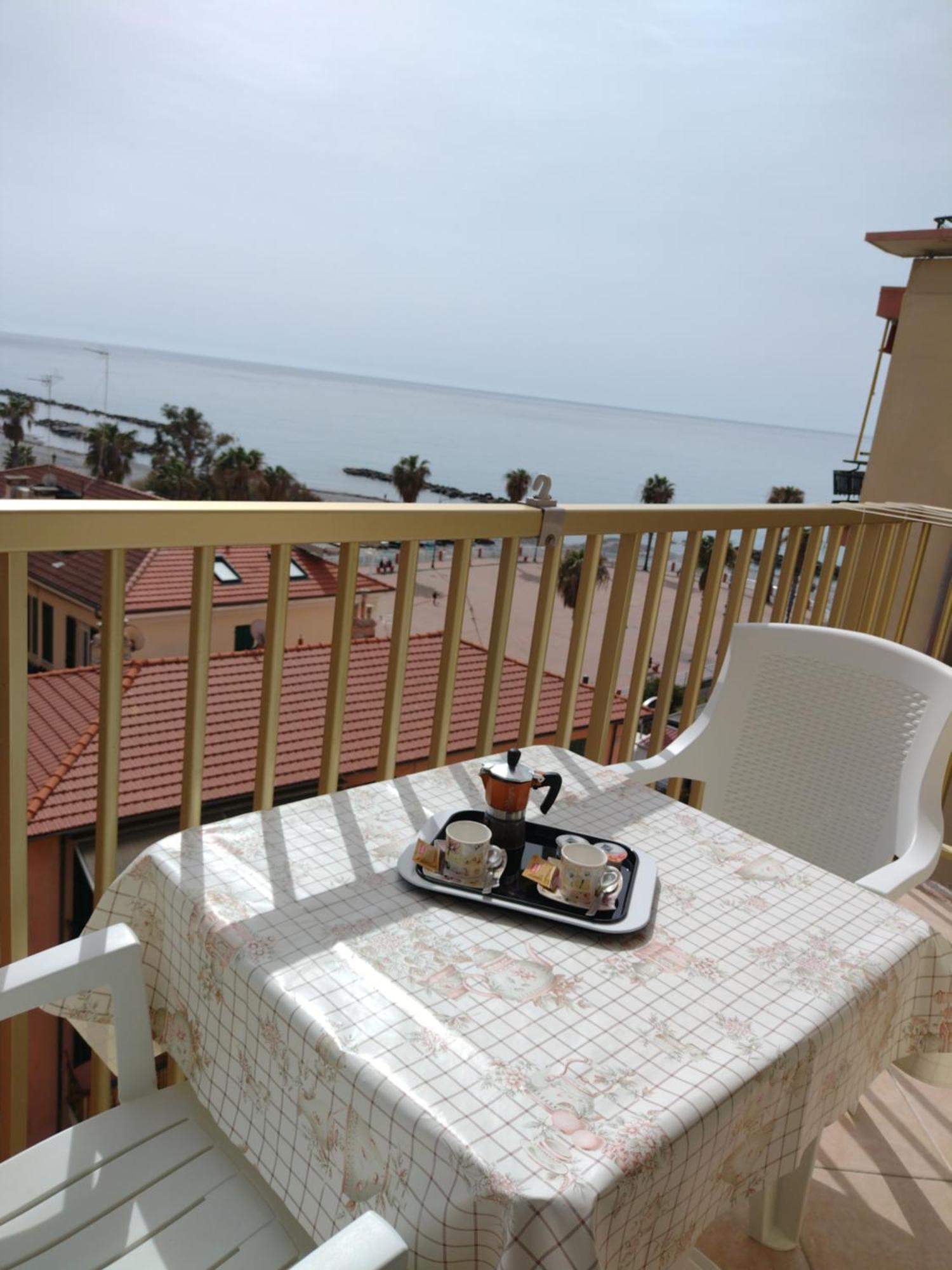 Апартаменти Casa Al Mare Вентімілья Екстер'єр фото