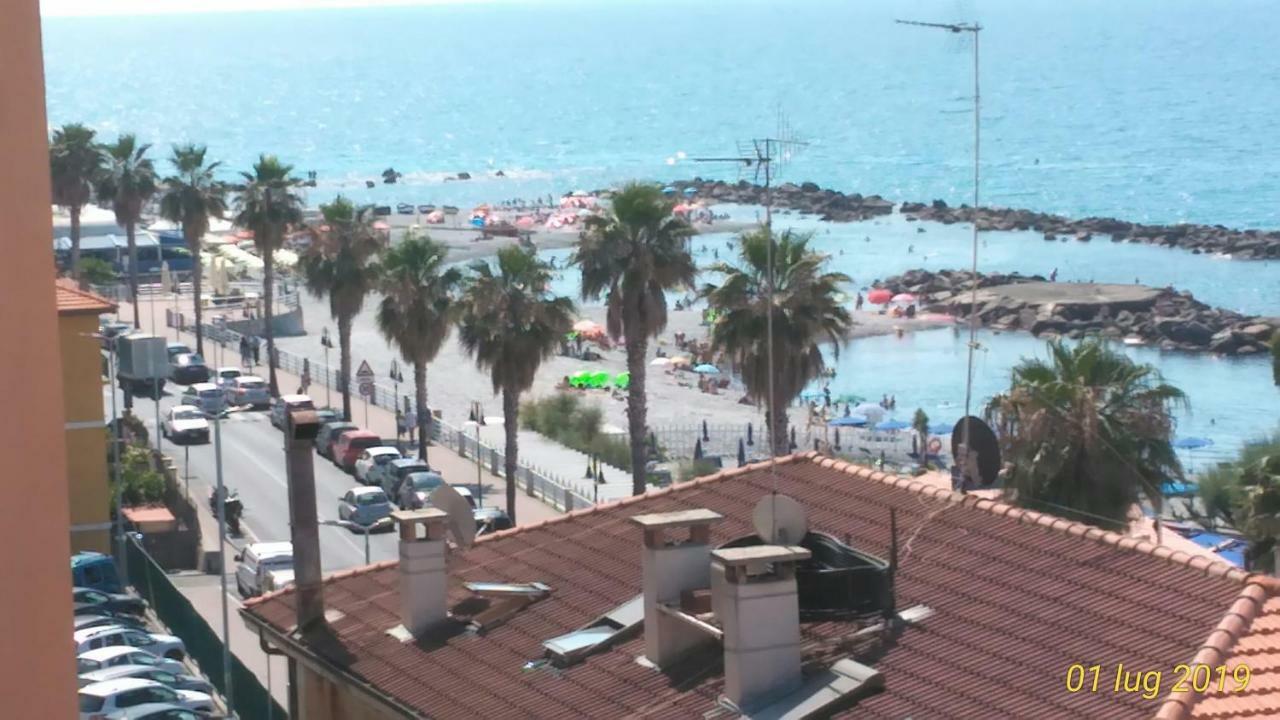 Апартаменти Casa Al Mare Вентімілья Екстер'єр фото